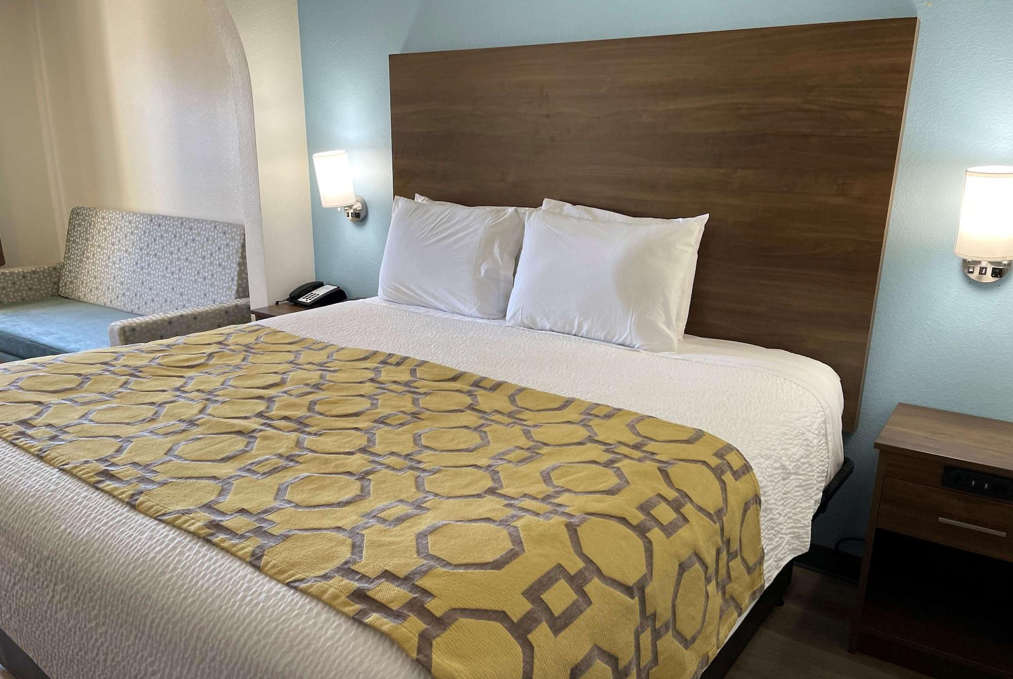 Baymont By Wyndham Biloxi - Ocean Springs Motel Exterior photo
