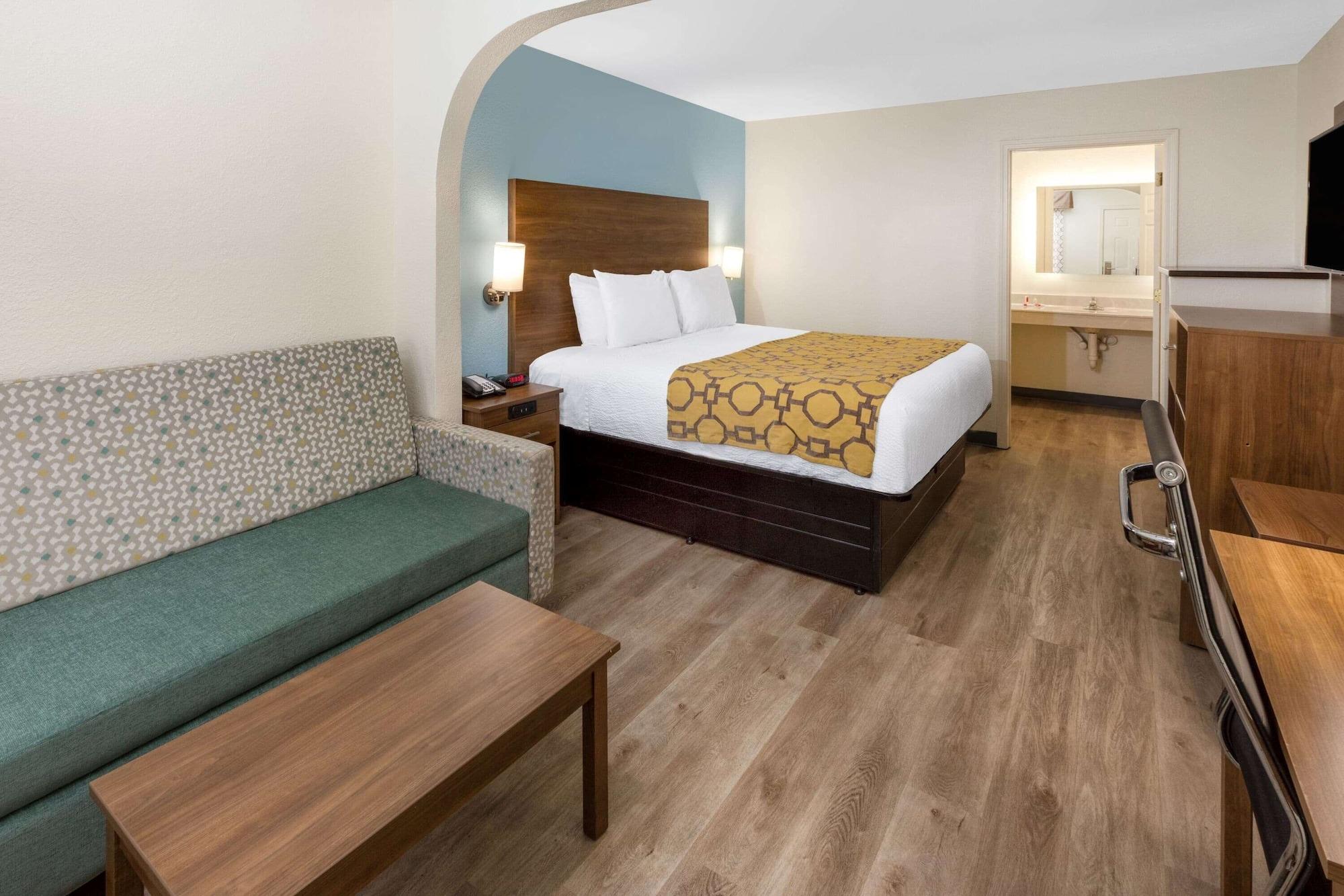Baymont By Wyndham Biloxi - Ocean Springs Motel Exterior photo