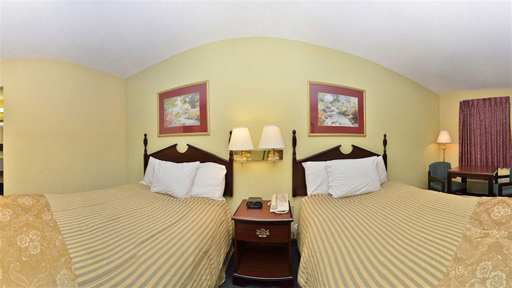 Baymont By Wyndham Biloxi - Ocean Springs Motel Exterior photo